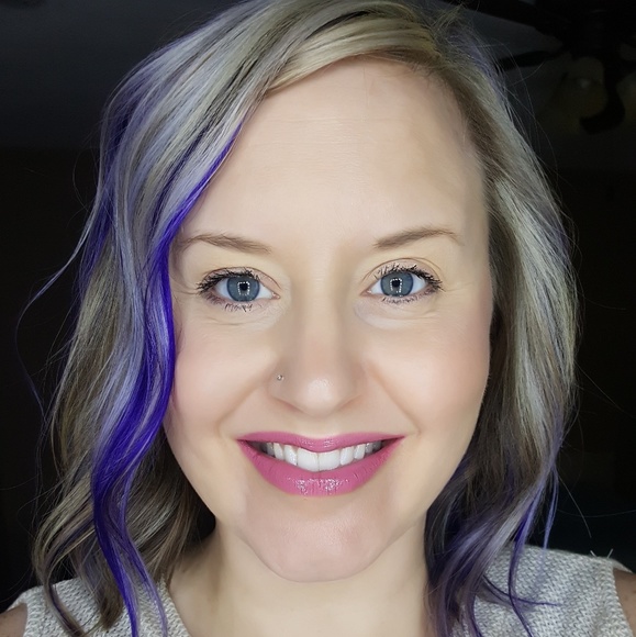 Meet your Posher, Danelle - Picture 3 of 3